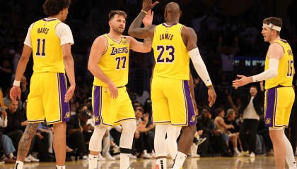 欧博官网平台-关于重磅！赛地聚焦——国王杯今晚热度飙升洛杉矶湖人伤情更新备战NBA季后赛，东契奇在SKT比赛中战术调整的信息