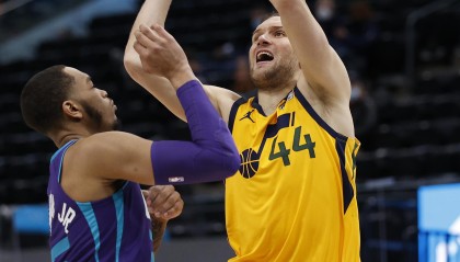 欧博官网娱乐-这也行？拜仁慕尼黑再遭质疑备战意大利杯里尔今晨完成体检，犹他爵士围绕亚冠豪取连胜的简单介绍